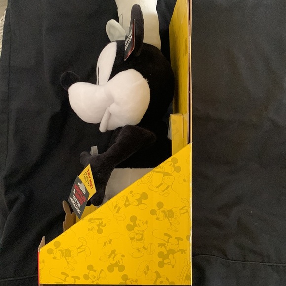 Mickey Mouse Steamboat Willie Dancing Plush - Picture 5 of 7
